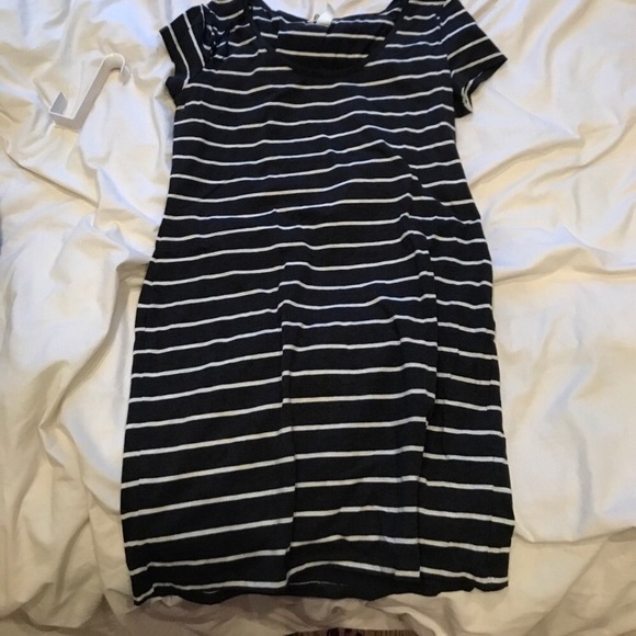 H&M Dresses & Skirts - Striped dress ⚪️⚫️